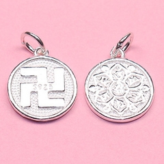 Charm treo chữ vạn khắc lục tự