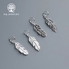 Charm bạc Lông vũ treo