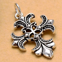 Charm bạc mặt thánh giá 4 hướng treo