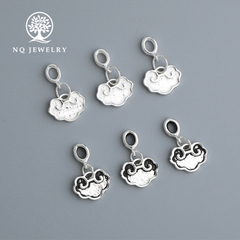 Charm bạc mặt khóa như ý treo