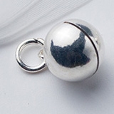 Charm bạc chuông mặt treo