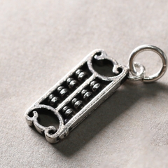 Charm bạc hình bàn tính treo 1