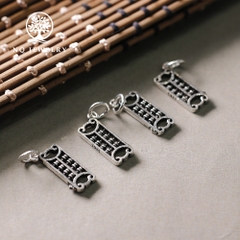 Charm bạc hình bàn tính treo 1