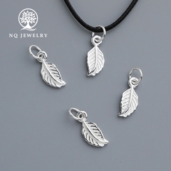 Charm bạc thái hình 1 chiếc lá treo (Có khoen tròn)