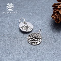Charm bạc hình tròn họa tiết hoa sen treo