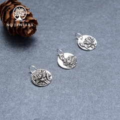 Charm bạc hình tròn họa tiết hoa sen treo