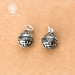 Charm bạc hình quả chuông treo hoa tiết chữ vạn treo