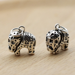 Charm bạc hình con voi nhỏ treo