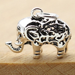 Charm bạc hình con voi nhỏ treo