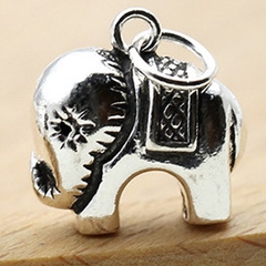 Charm bạc hình con voi nhỏ treo