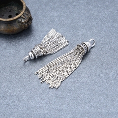 Charm bạc chuông tua rua treo