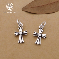 Charm bạc thái hình thánh giá treo