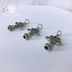 Charm bạc hình ngọn lửa treo