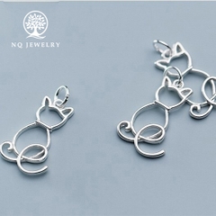 Charm bạc viền hình con mèo treo