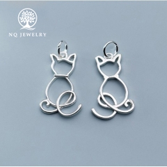 Charm bạc viền hình con mèo treo