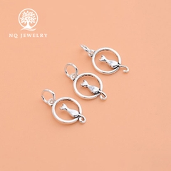 Charm bạc hình mèo ngồi vòng tròn treo