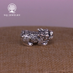 Charm bạc tỳ hưu bạc