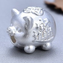 Charm bạc heo may mắn xỏ ngang