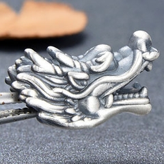 Charm bạc đầu rồng trắng xỏ ngang