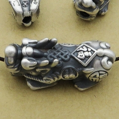 Charm bạc hình tỳ hưu