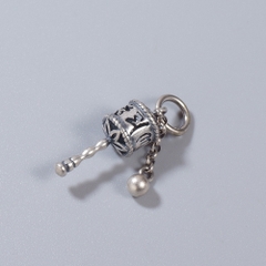 Charm bạc Kinh Luân treo