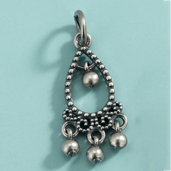 Charm bạc hình tròn cùng những quả bóng tròn treo