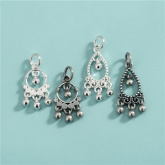 Charm bạc hình tròn cùng những quả bóng tròn treo