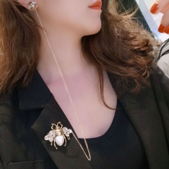 Khuyên tai dài con ong