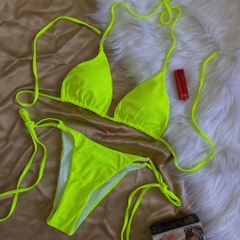 bikini 2 mảnh màu xanh neon