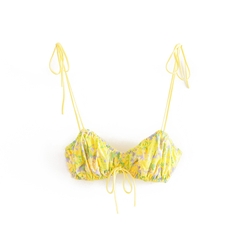 Bikini 2 mảnh Ngọc Trinh kèm váy