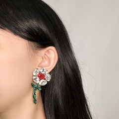 Khuyên tai hoa 5 cánh ngọc trắng đỏ