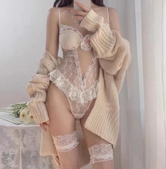 Bodysuit họa tiết chữ V có hoa hồng đính phía trước ngực