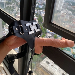 Dương Vật Giả Đeo Hông Baile Ultra Passionate Harness Rung Nhiều Tốc Độ Có Dây Đai Da