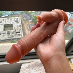 Dương vật giả điều khiển từ xa có lưỡi liếm rung ngoáy tỏa nhiệt