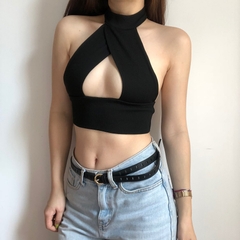 Áo croptop khoét ngực gợi cảm