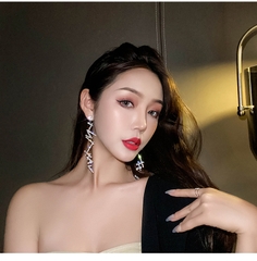 Khuyên tai nữ bạc dài sang chảnh