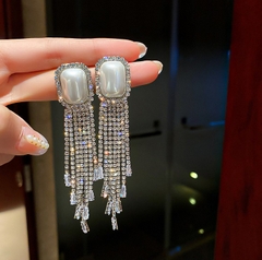 Khuyên tai bạc ngọc trai đính đá dài