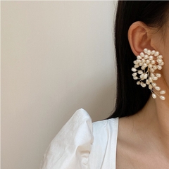 Khuyên tai rễ cây hoa ngọc trai
