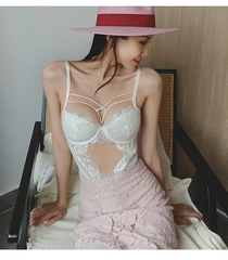 Bodysuit 2 dây Quảng Châu khoét ngực có cúp ngực