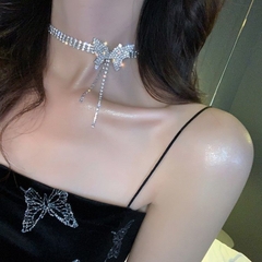 Vòng cổ choker con bướm bạc