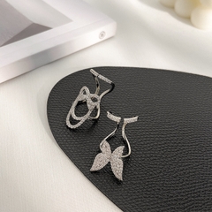 Nhẫn bạc con bướm lấp lánh