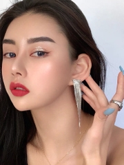 Khuyên tai dài tua mỏng