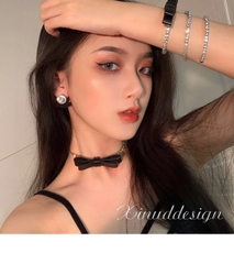 Khuyên tai ngọc đính đá nơ da