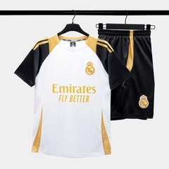 Quần áo bóng đá Real Madrid 2025/26 [Strivend thun mè Poly]