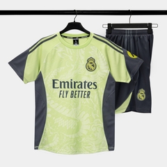 Quần áo bóng đá Real Madrid 2025/26 [Strivend thun mè Poly]