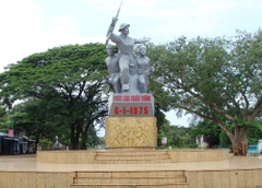 Tượng đài Phước Long