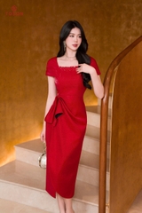 49101D95 - Đầm đỏ sake cổ đính cườm, vai xếp ly