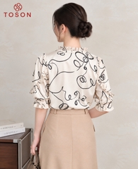 11060H94 - Áo lụa đen in họa tiết tay can bèo