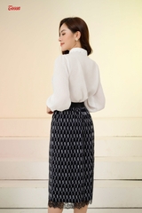 12682W62 - Áo sơ mi trắng tơ xốp, dáng xuông, cổ Đức tay bồng nhẹ (Limitted).