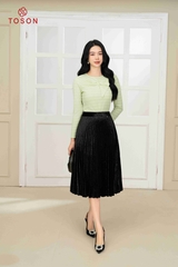 17556X63 - Áo len xanh, ngực cách điệu nơ,.